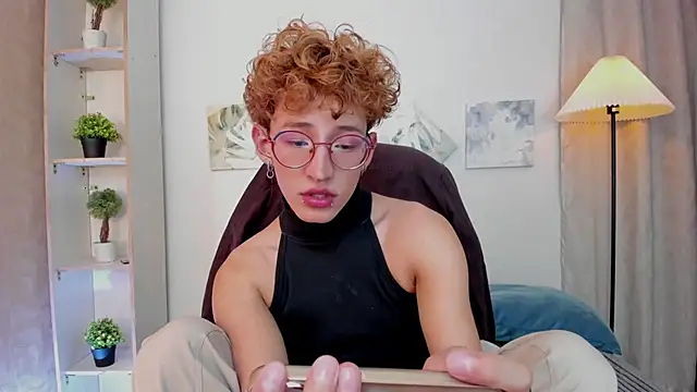 iiangel  online show from February 6, 4:28 am