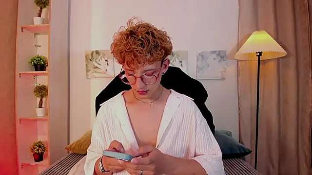 iiangel  online show from February 12, 3:56 am