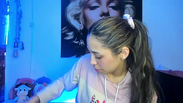 TANIA 06 online show from January 16, 1:15 pm