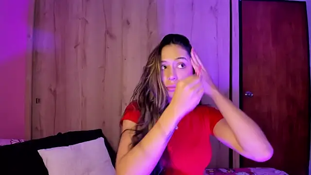 Snapshot of TANIA_06 chatting on May 11, 2:01 pm TANIA 06 online show from May 11, 2:01 pm