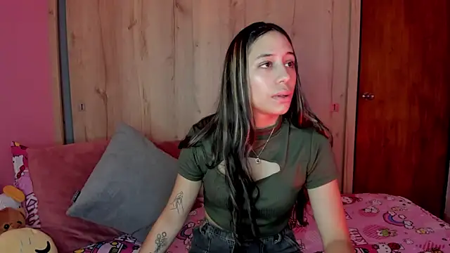 Snapshot of TANIA_06 chatting on June 5, 8:03 pm TANIA 06 online show from June 5, 8:03 pm