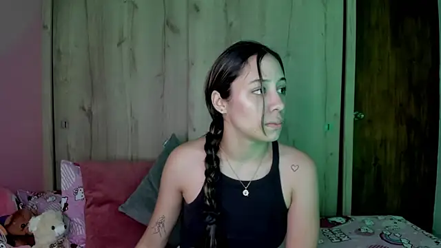 Snapshot of TANIA_06 chatting on June 10, 1:10 pm TANIA 06 online show from June 10, 1:10 pm