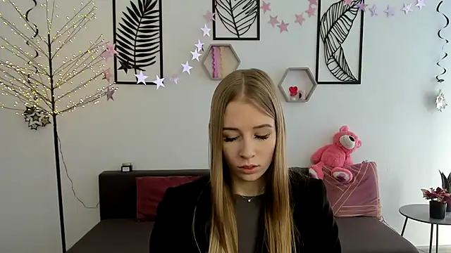 AnnNorriss online show from February 18, 8:16 am