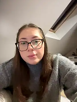 Snapshot of May_Alisa chatting on October 8, 7:00 pm May Alisa online show from October 8, 7:00 pm