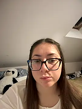 Snapshot of May_Alisa chatting on October 10, 5:23 pm May Alisa online show from October 10, 5:23 pm