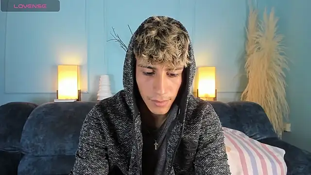 Allex Cano online show from March 4, 3:44 am