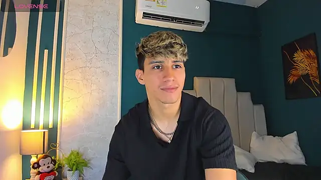 Allex Cano online show from March 14, 3:26 am