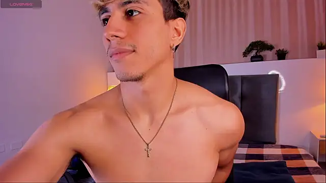 Allex Cano online show from March 18, 6:15 pm