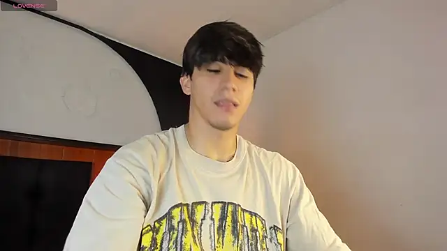 Allex Cano online show from March 1, 8:33 pm