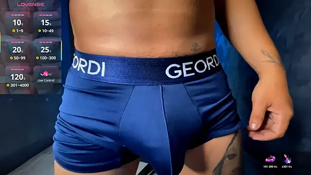 Snapshot of jeffvalemtino chatting on October 22, 11:48 pm jeffvalemtino online show from October 22, 11:48 pm