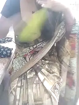 Snapshot of suthas99 chatting on December 23, 6:11 am suthas99 online show from December 23, 6:11 am