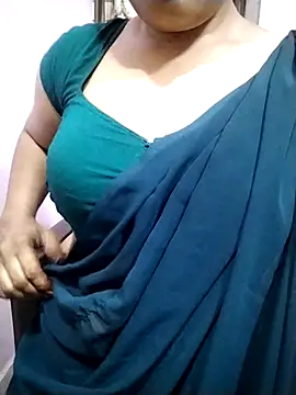 Snapshot of suthas99 chatting on April 3, 12:41 am suthas99 online show from April 3, 12:41 am