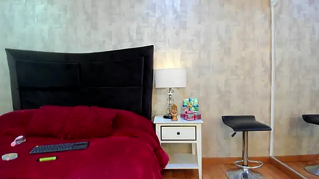 NahomyCarther online show from December 16, 3:22 am