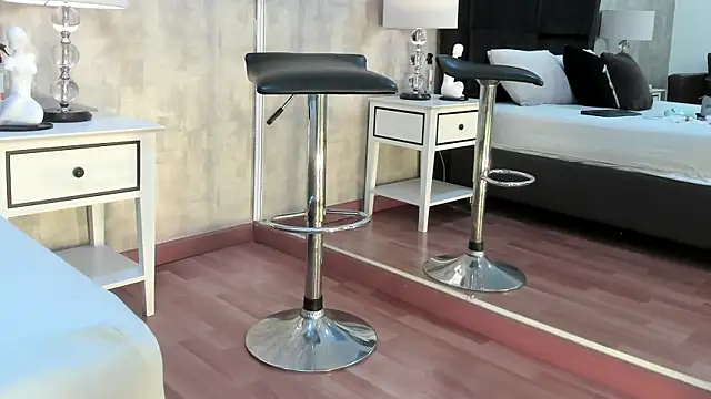 NahomyCarther online show from January 18, 4:27 am