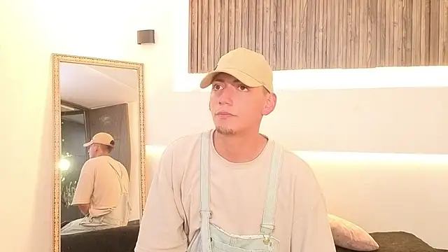 aron and paula online show from December 3, 12:29 am