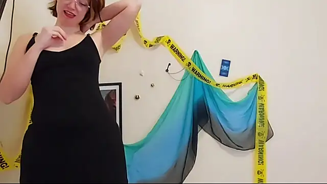 Elise Nyx online show from November 21, 3:00 pm