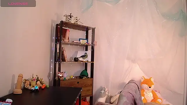 Snapshot of Elise_Nyx chatting on May 14, 1:29 pm Elise Nyx online show from May 14, 1:29 pm