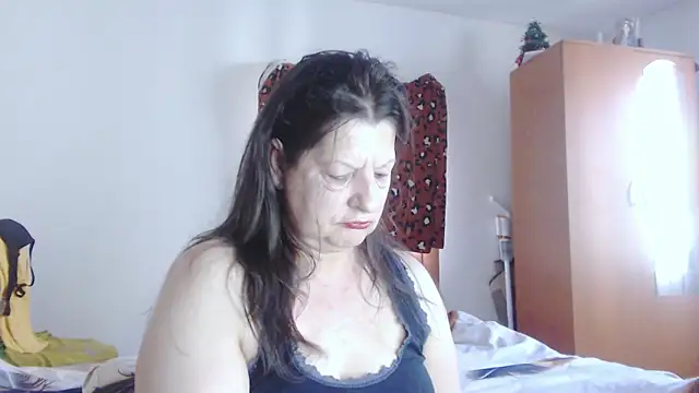 ExtasyMature online show from June 29, 5:25 am