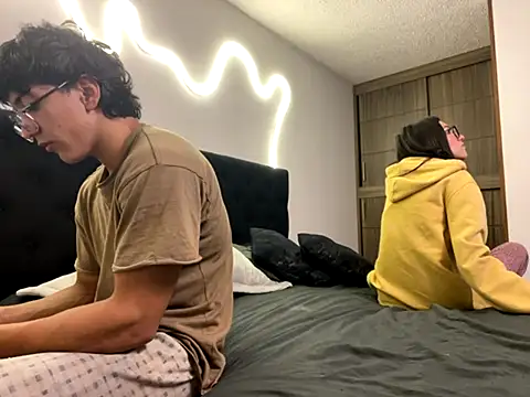 Snapshot of DesireLuxe chatting on October 8, 7:50 am DesireLuxe online show from October 8, 7:50 am