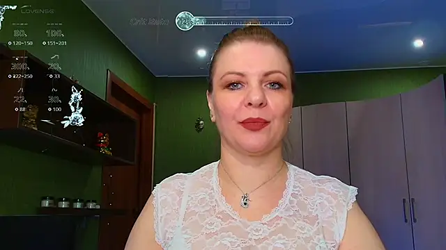 Snapshot of VeronikawGold chatting on May 30, 1:03 am VeronikawGold online show from May 30, 1:03 am