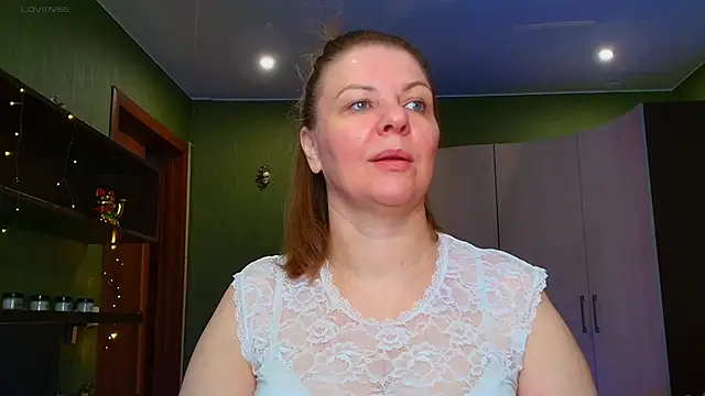 Snapshot of VeronikawGold chatting on June 4, 3:34 am VeronikawGold online show from June 4, 3:34 am