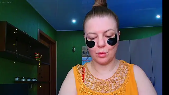 Snapshot of VeronikawGold chatting on June 7, 4:49 am VeronikawGold online show from June 7, 4:49 am