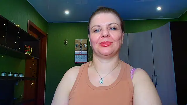 Snapshot of VeronikawGold chatting on June 11, 2:53 am VeronikawGold online show from June 11, 2:53 am