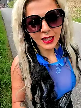 Snapshot of Glory_Max chatting on May 8, 1:16 pm Glory Max online show from May 8, 1:16 pm