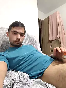 Snapshot of andreiiiii2025 chatting on February 18, 12:39 pm andreiiiii2025 online show from February 18, 12:39 pm