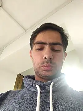 Snapshot of andreiiiii2025 chatting on October 6, 8:45 am andreiiiii2025 online show from October 6, 8:45 am