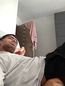 Snapshot of andreiiiii2025 chatting on October 8, 8:45 am andreiiiii2025 online show from October 8, 8:45 am