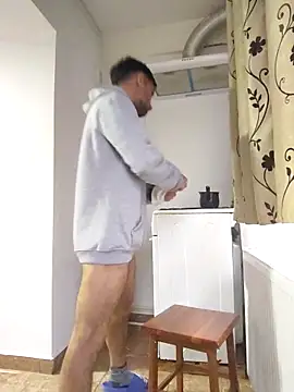 Snapshot of andreiiiii2025 chatting on December 3, 12:03 pm andreiiiii2025 online show from December 3, 12:03 pm