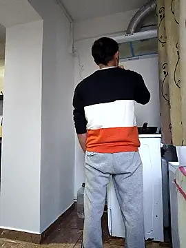 Snapshot of andreiiiii2025 chatting on January 9, 11:46 am andreiiiii2025 online show from January 9, 11:46 am