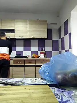 Snapshot of andreiiiii2025 chatting on March 5, 8:32 am andreiiiii2025 online show from March 5, 8:32 am