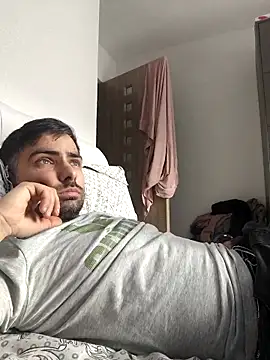 Snapshot of andreiiiii2025 chatting on March 6, 11:50 am andreiiiii2025 online show from March 6, 11:50 am