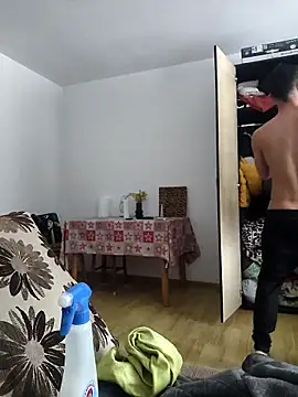 Snapshot of andreiiiii2025 chatting on March 17, 9:45 am andreiiiii2025 online show from March 17, 9:45 am