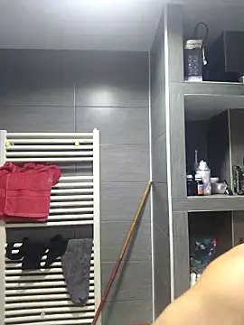 Snapshot of andreiiiii2025 chatting on March 23, 2:21 pm andreiiiii2025 online show from March 23, 2:21 pm