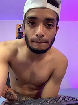 Snapshot of eross_chipre_ chatting on March 22, 4:24 am eross chipre online show from March 22, 4:24 am