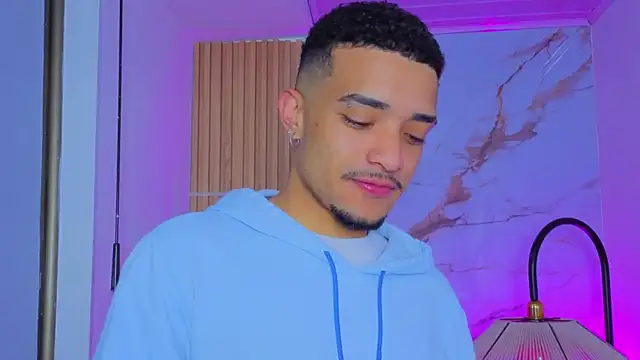 Snapshot of eross_chipre_ chatting on October 9, 11:08 am eross chipre online show from October 9, 11:08 am