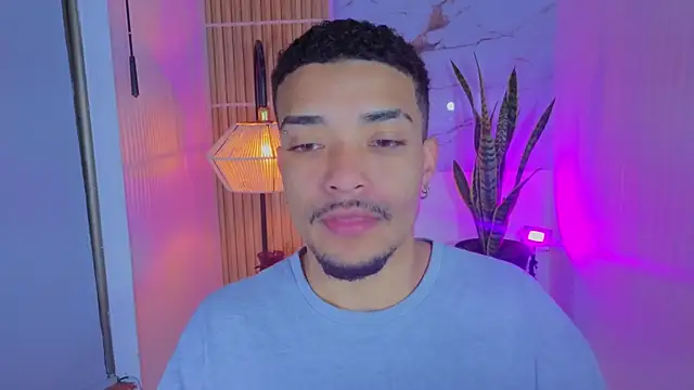 Snapshot of eross_chipre_ chatting on October 17, 11:57 am eross chipre online show from October 17, 11:57 am