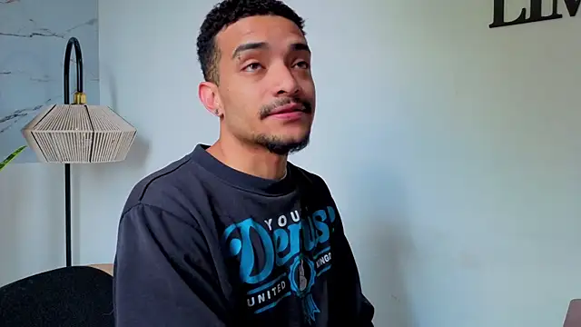 Snapshot of eross_chipre_ chatting on October 23, 2:38 pm eross chipre online show from October 23, 2:38 pm