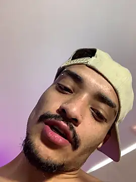 Snapshot of eross_chipre_ chatting on December 4, 7:55 pm eross chipre online show from December 4, 7:55 pm