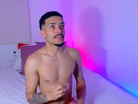 Snapshot of eross_chipre_ chatting on December 13, 10:26 pm eross chipre online show from December 13, 10:26 pm