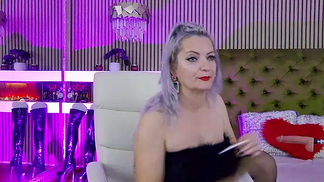 Snapshot of LadyTouch chatting on November 5, 12:32 am LadyTouch online show from November 5, 12:32 am