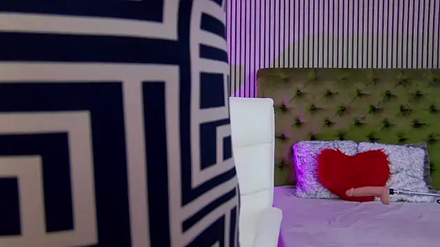 Snapshot of LadyTouch chatting on November 7, 12:43 am LadyTouch online show from November 7, 12:43 am