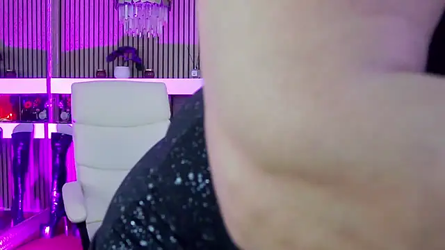 Snapshot of LadyTouch chatting on November 22, 1:04 am LadyTouch online show from November 22, 1:04 am