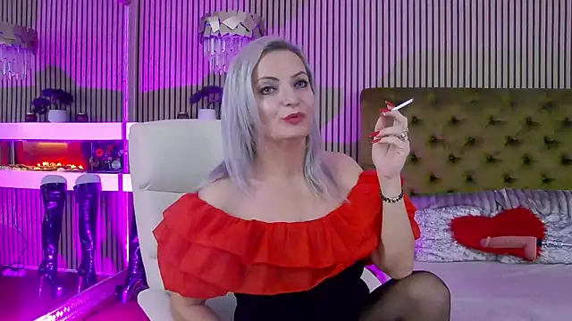 Snapshot of LadyTouch chatting on November 27, 1:51 am LadyTouch online show from November 27, 1:51 am