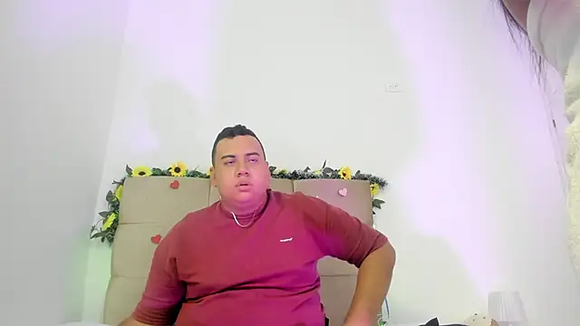 Snapshot of MICHAEL_AND_SHARON chatting on March 8, 5:49 am MICHAEL AND SHARON online show from March 8, 5:49 am