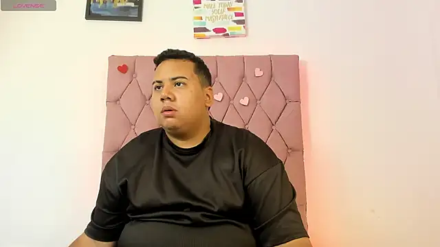 Snapshot of MICHAEL_AND_SHARON chatting on October 11, 4:33 am MICHAEL AND SHARON online show from October 11, 4:33 am