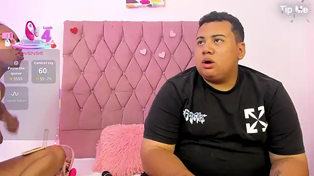 Snapshot of MICHAEL_AND_SHARON chatting on October 13, 4:23 am MICHAEL AND SHARON online show from October 13, 4:23 am